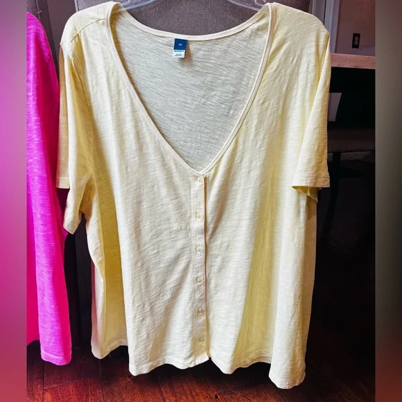 Old Navy cotton button V neck textured shirt, yellow and pink 2X - Picture 4 of 6